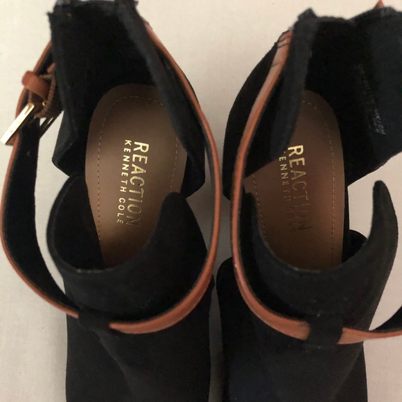 Kenneth Cole REACTION Hit Hooded Bootie. Open Toe. Black. Size 8 - Picture 5 of 10